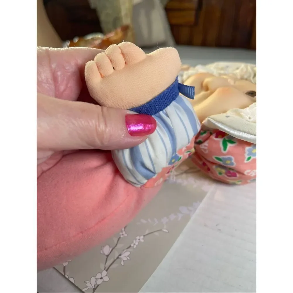 Vintage Cabbage Patch Kids 1995 stuffed rattle doll.